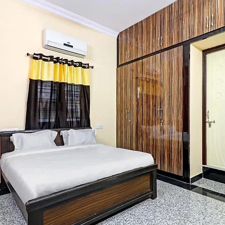 Collection O 80304 Hotel Pnr Banjara Hills Near Lv Prasad Hospital